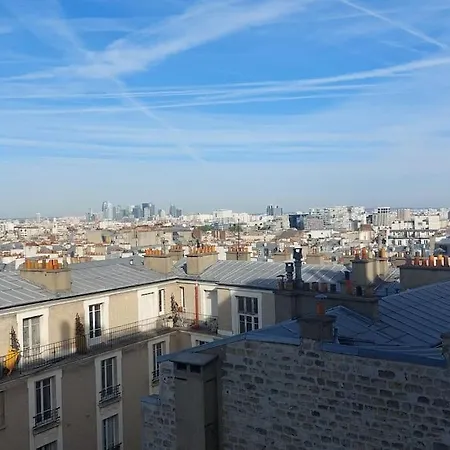 With Tour Eiffel View And Montmartre